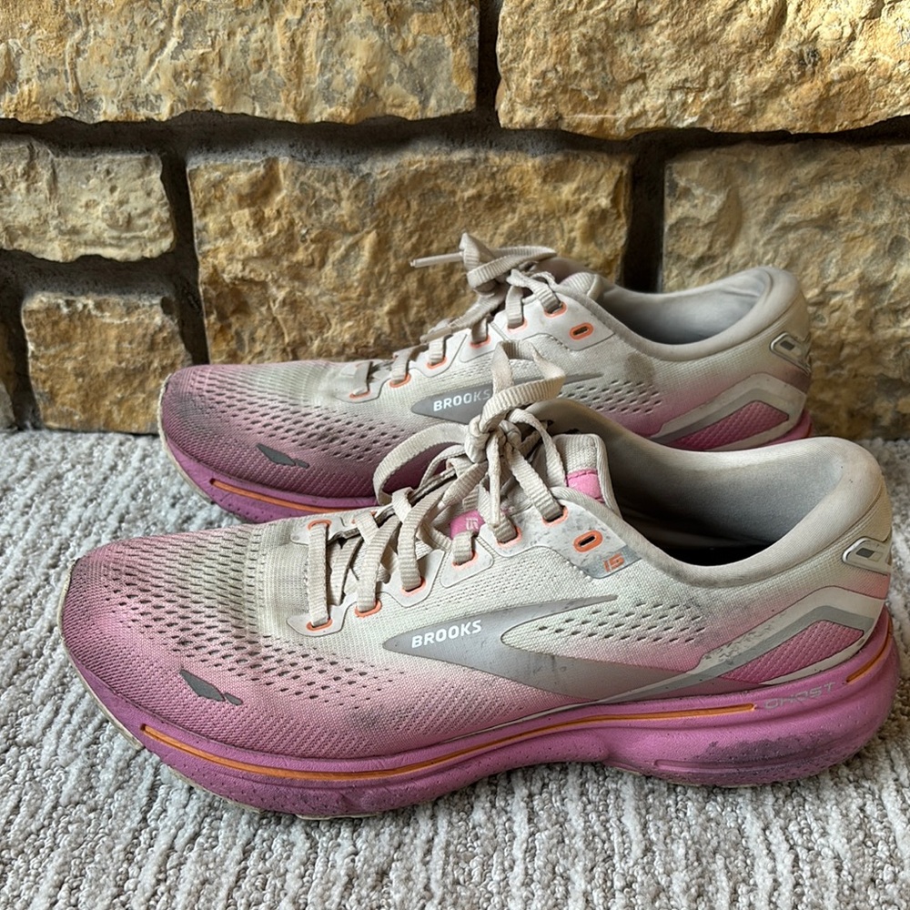 Brooks Women's Pink & Grey Ghost 15 Running Shoes
